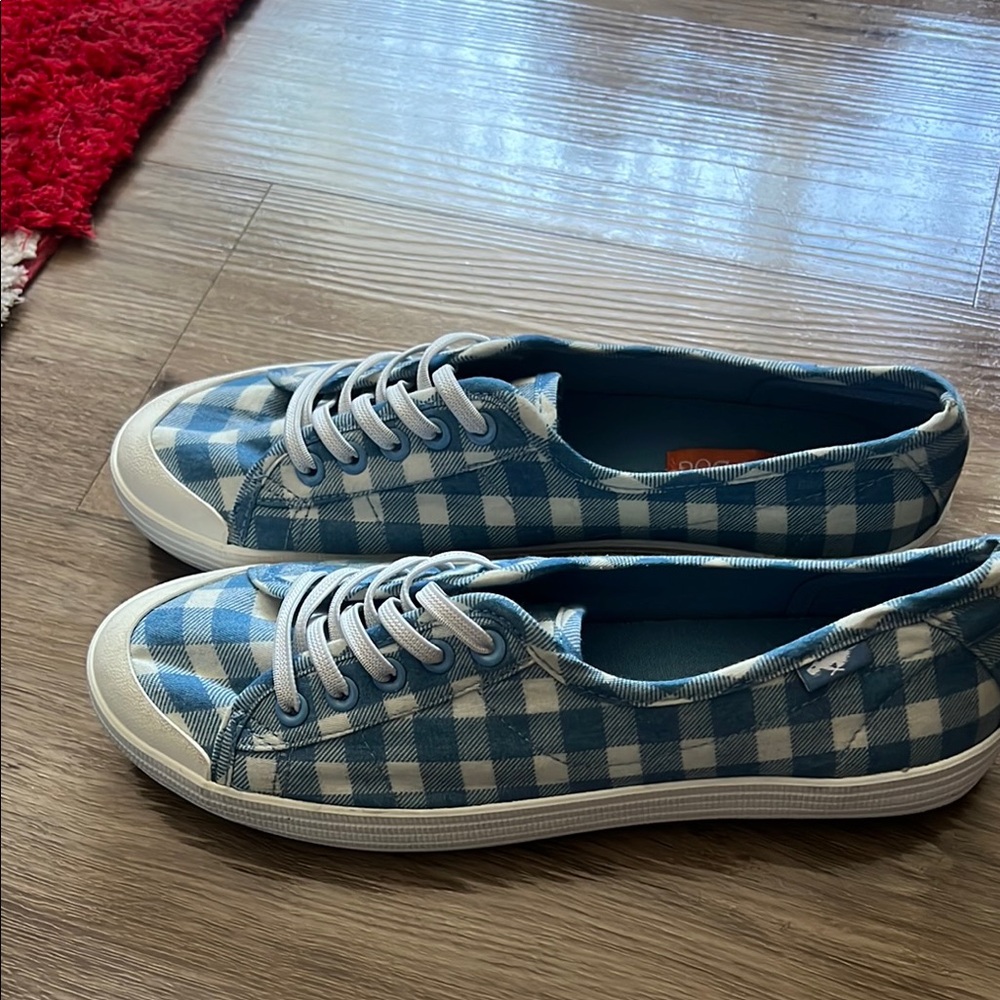 Rocket Dog Shoes blue and white color size 9.5